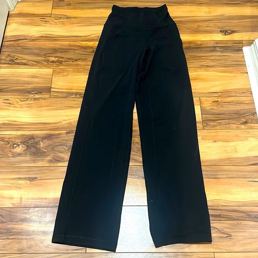 Lululemon wide leg Sz 0 HR